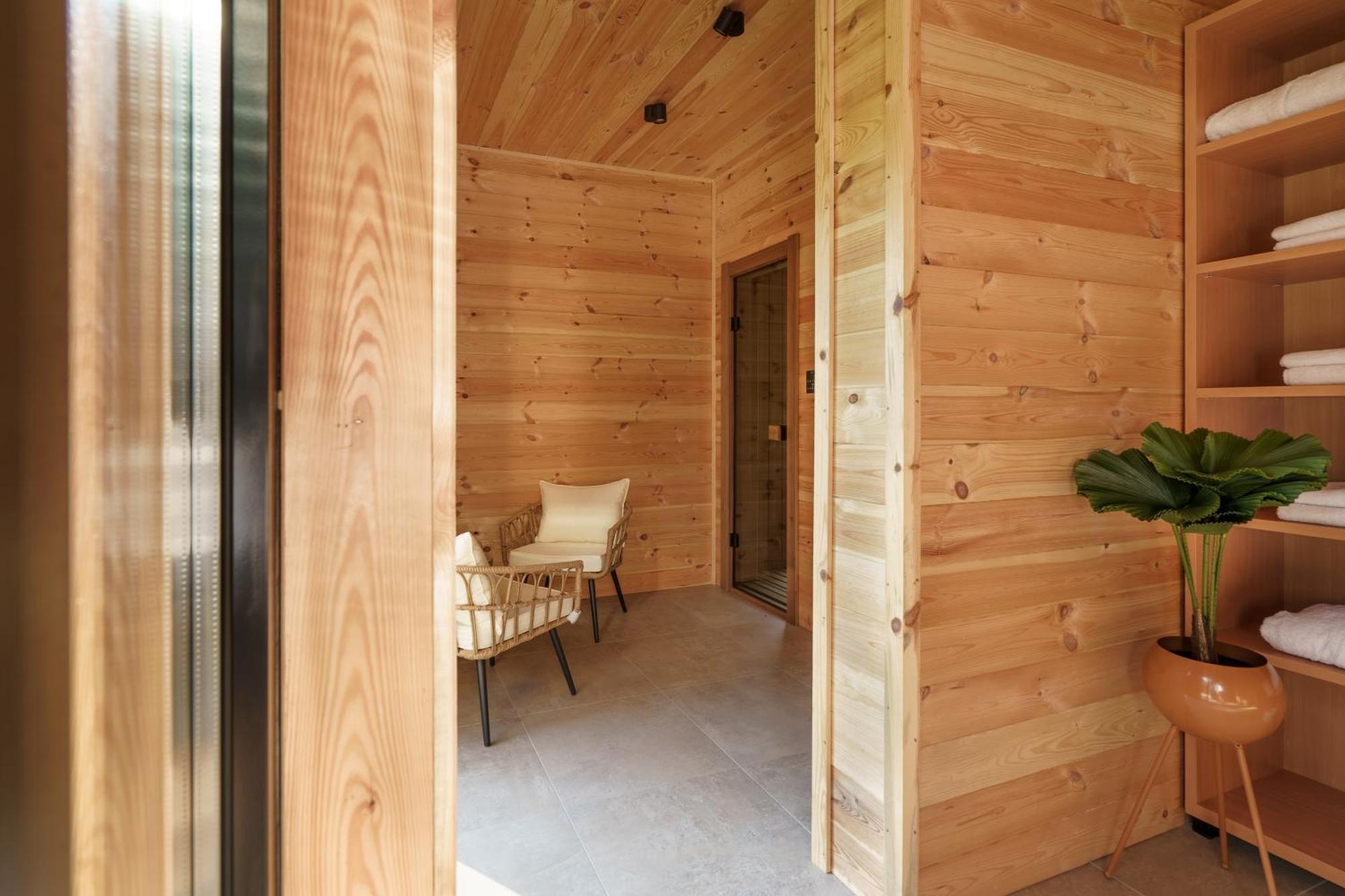 Espacio - Pool & Holiday home Vladimirovac